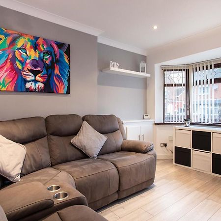 Refurbished Home, 8 Mins To Cc Belfast Extérieur photo