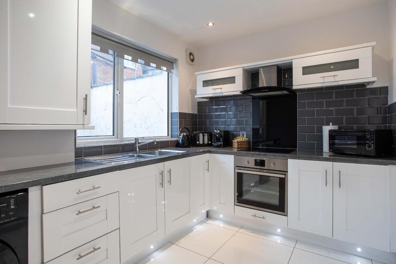 Refurbished Home, 8 Mins To Cc Belfast Extérieur photo